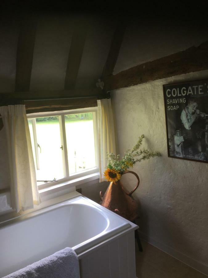 Bumble Cottage B&B Stradbroke ภายนอก รูปภาพ