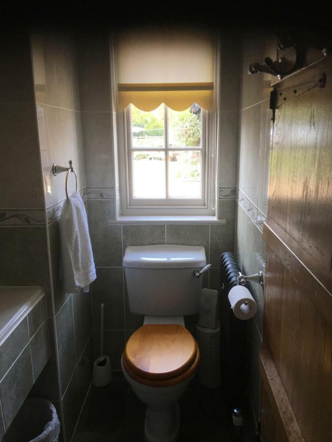 Bumble Cottage B&B Stradbroke ภายนอก รูปภาพ